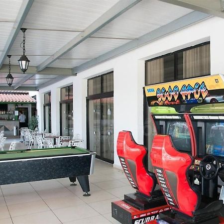 Polycarpia Hotel Pernera Luaran gambar