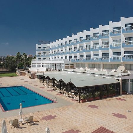 Polycarpia Hotel Pernera Luaran gambar
