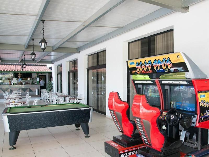 Polycarpia Hotel Pernera Luaran gambar